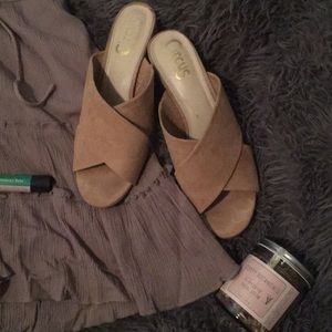 Preloved cirrus by sam Edelman taupe slideon heels